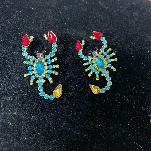 Octopus Scorpion Bedazzled Pierced Earrings. MA - Picture 3 of 5